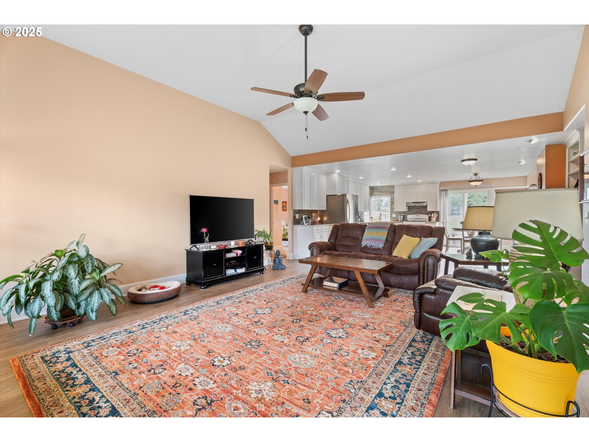 32 Denmark Loop Silverton, OR 97381 - Photo 6 of 34 Gallery Image 6