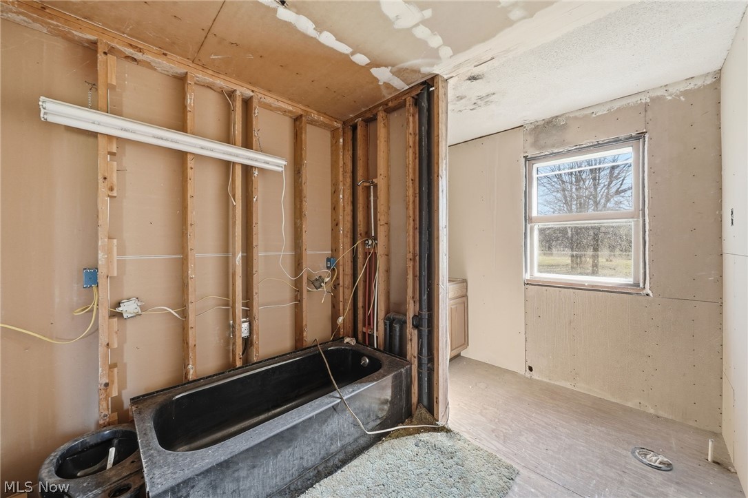 9800 Williams Road Diamond, OH 44412 - Photo 12 of 33 Gallery Image 12