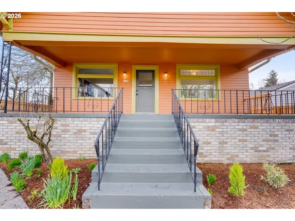 $699,900 | 2534 Southeast 18th Avenue, Unit 1, Portland, OR 97202