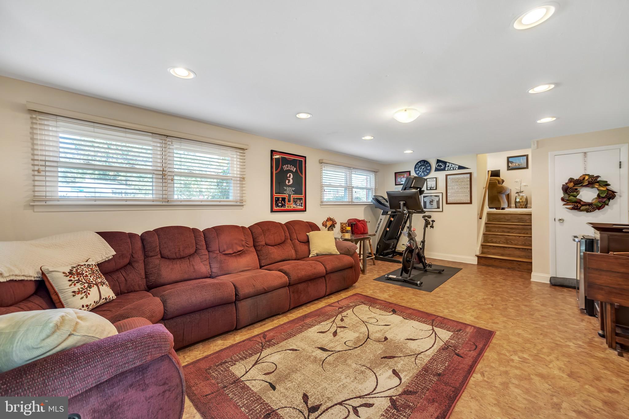301 Ashbourne Road Claymont, DE 19703 - Photo 11 of 30 family room