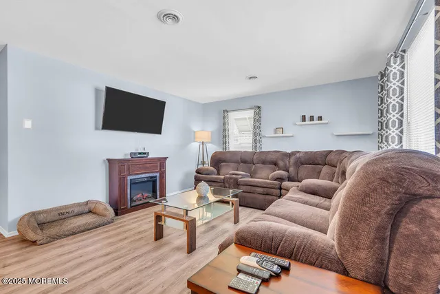 $325,000 | 37 Carlisle Road, Toms River, NJ 08757