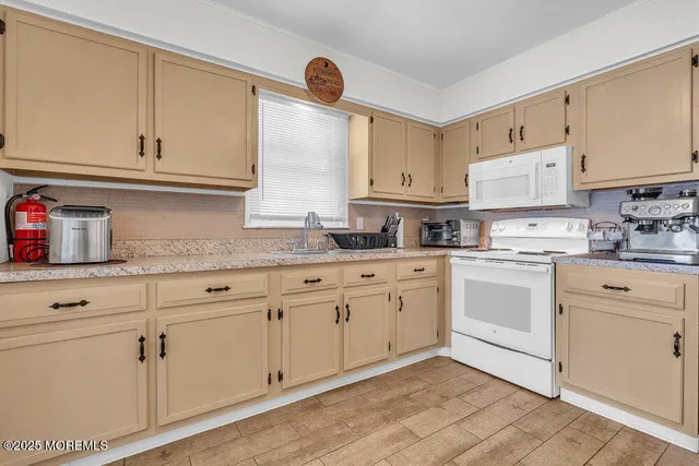 $325,000 | 37 Carlisle Road, Toms River, NJ 08757