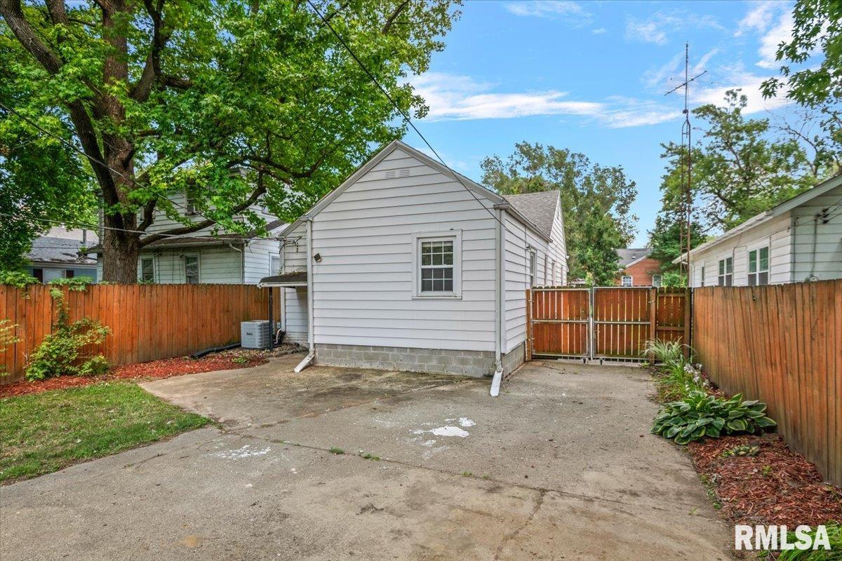 517 South Feldkamp Avenue Springfield, IL 62704 - Photo 27 of 32