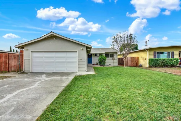 $489,000 | 213 Santa Cruz Drive, Fairfield, CA 94533