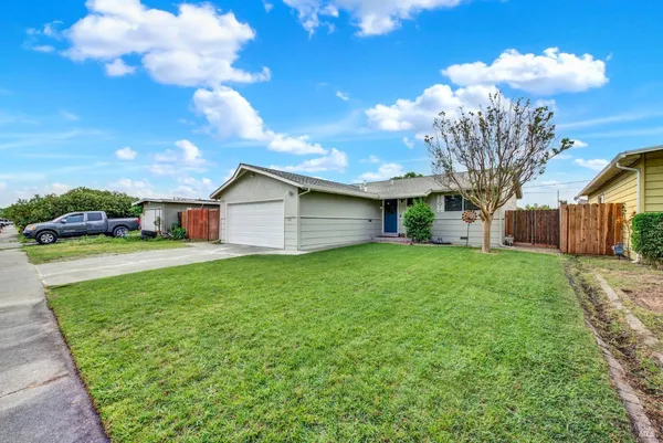 $489,000 | 213 Santa Cruz Drive, Fairfield, CA 94533