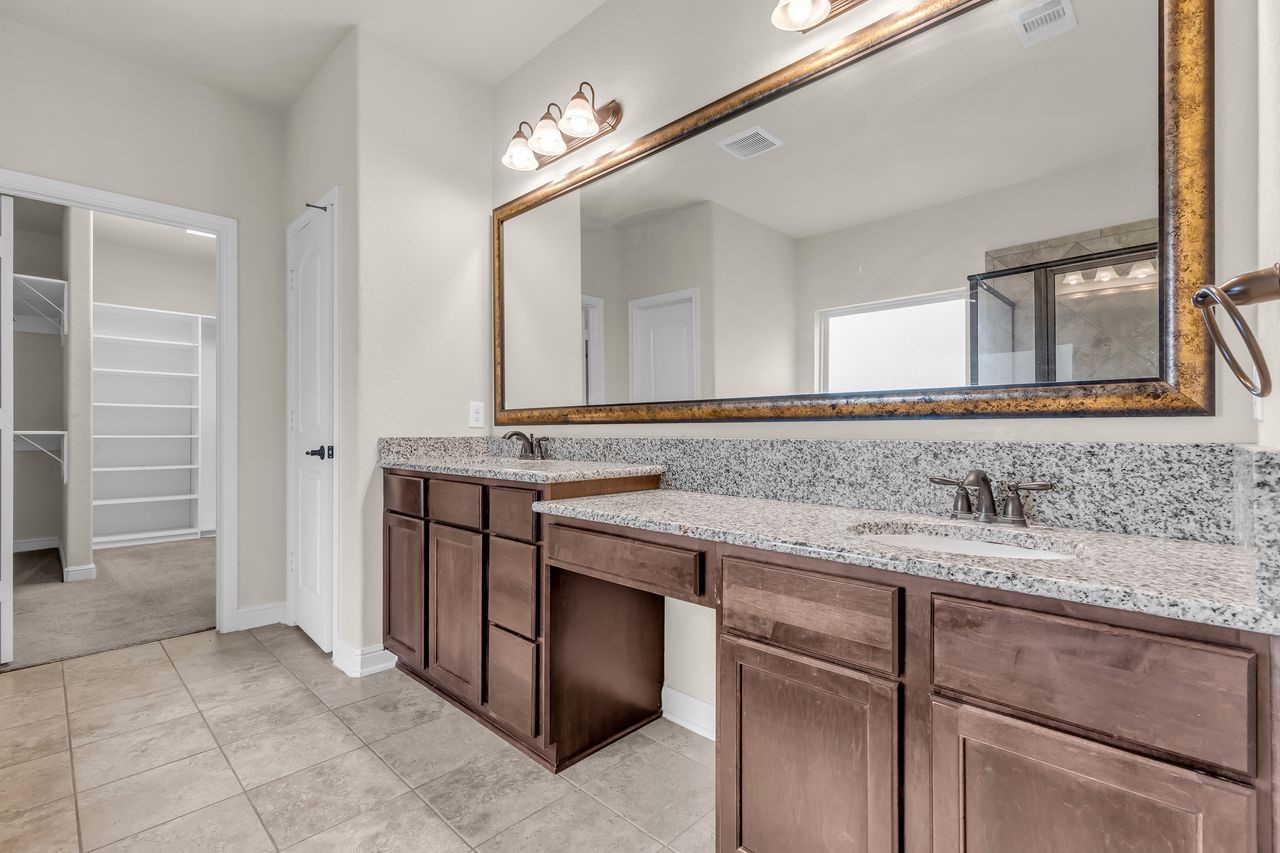 2739 Barrington Branch Drive Spring, TX 77373 - Photo 25 of 41 Primary bath