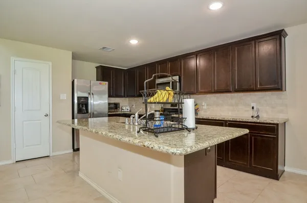 $2,700 | 9426 Barton Crossing Lane, Richmond, TX 77407