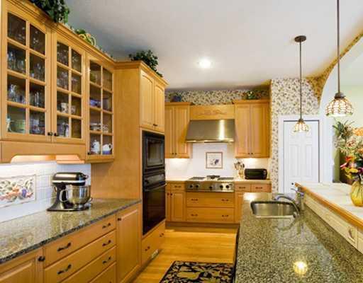 12 Rivers Edge Drive Kennebunk, ME 04043 - Photo 3 of 23 Kitchen.