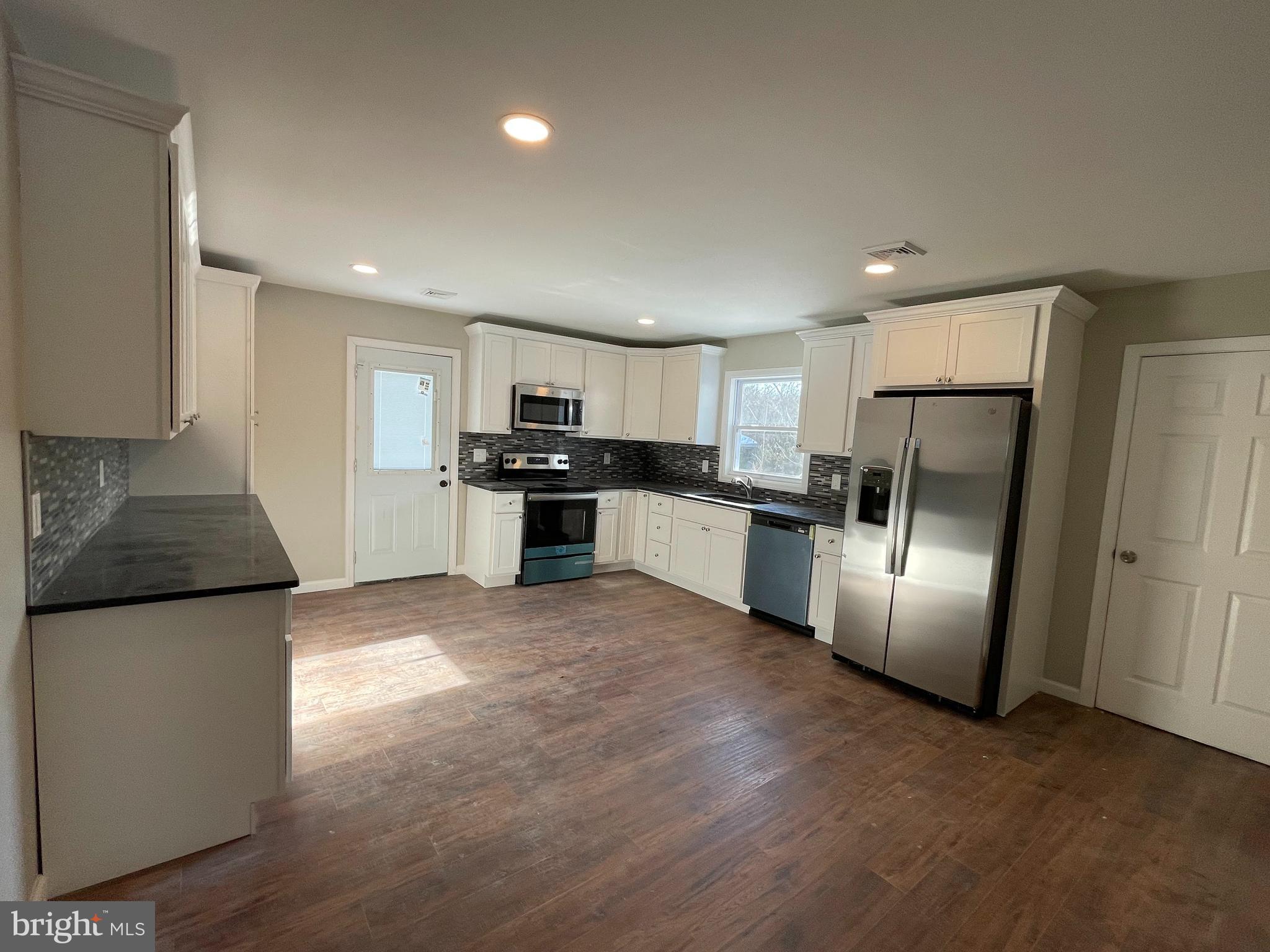 8 River Road Leesburg, NJ 08327 - Photo 7 of 18 Gallery Image 7