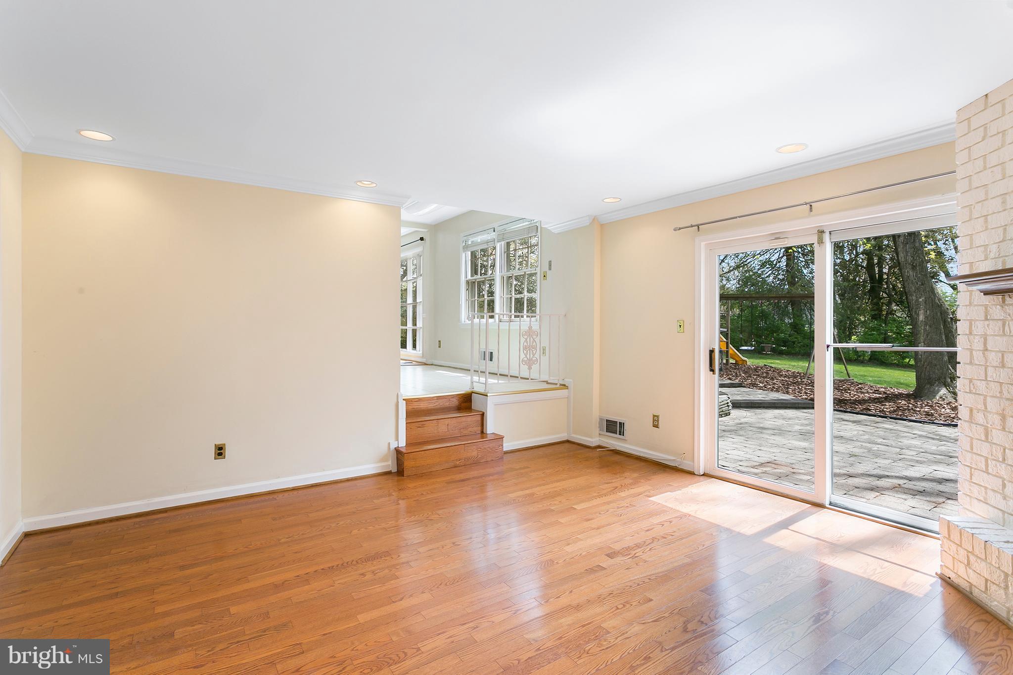 8019 Lewinsville Road McLean, VA 22102 - Photo 11 of 30 Family Room