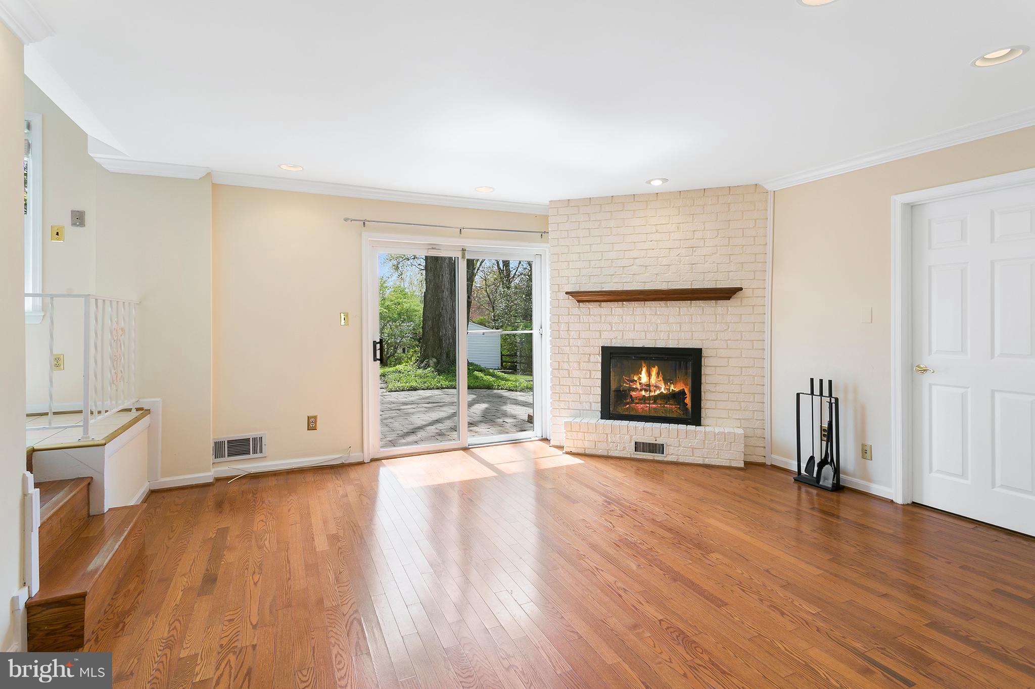 8019 Lewinsville Road McLean, VA 22102 - Photo 12 of 30 Family Room