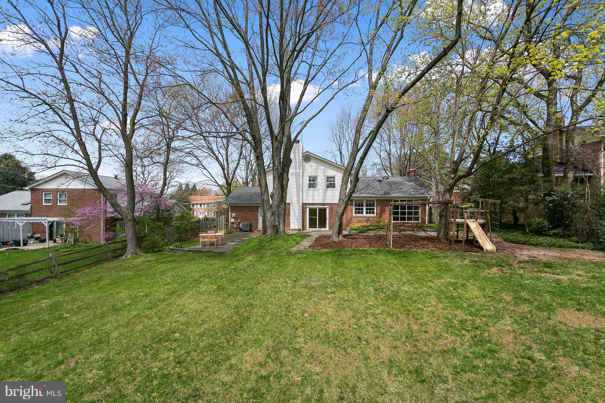 8019 Lewinsville Road McLean, VA 22102 - Photo 28 of 30 Exterior (Rear)