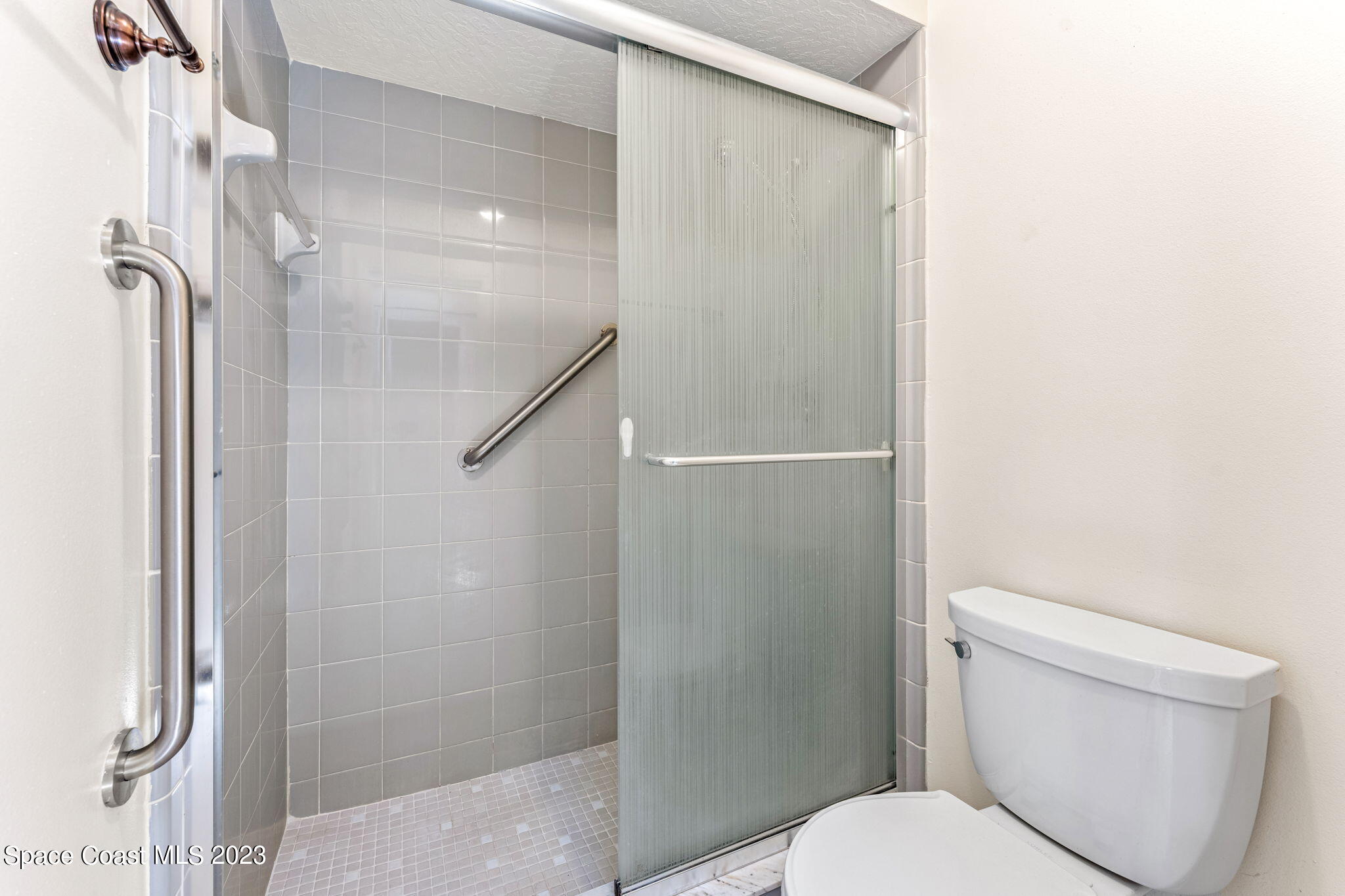 840 Cross Lake Drive Melbourne, FL 32901 - Photo 26 of 63 Walk-in Shower