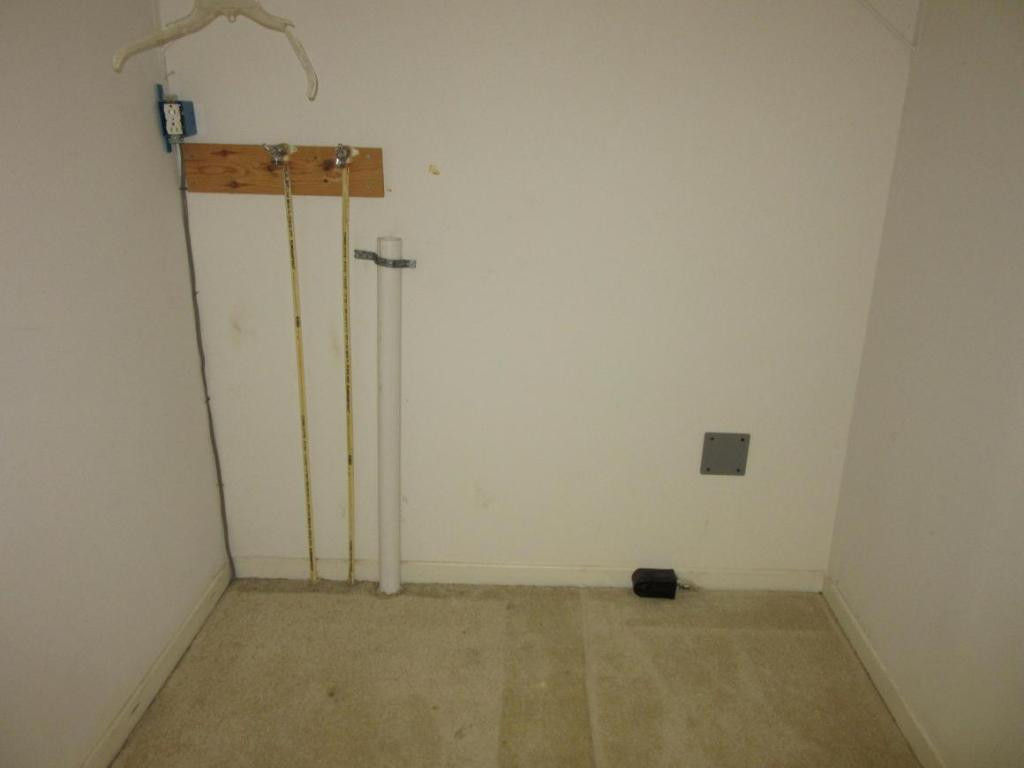 186 Eastern Star Road Kingsport, TN 37663 - Photo 12 of 20 WasherDryer Hookups 2