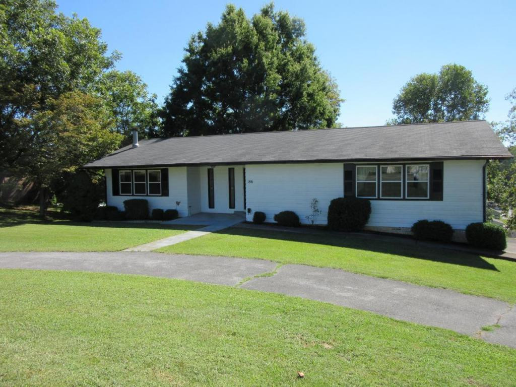 186 Eastern Star Road Kingsport, TN 37663 - Photo 20 of 20 Large Circular Driveway