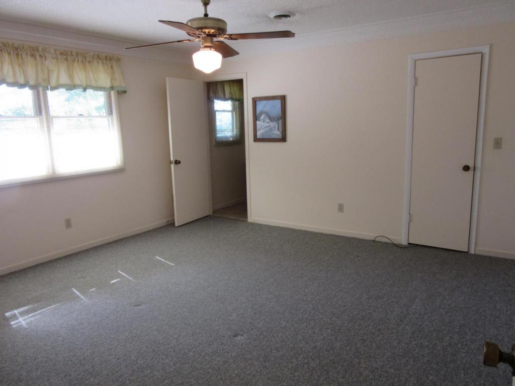 186 Eastern Star Road Kingsport, TN 37663 - Photo 9 of 20 Master Bedroom
