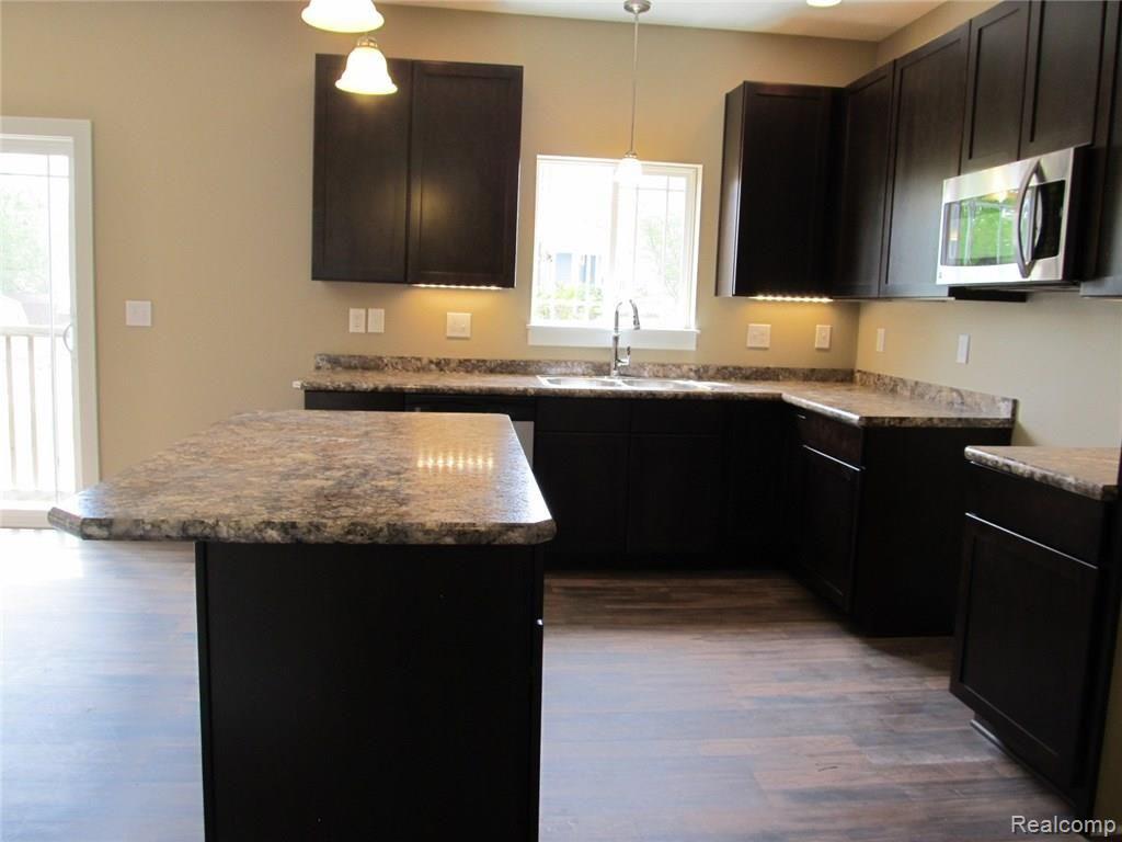 71198 Coon Creek Road Armada, MI 48005 - Photo 7 of 19 Kitchen-Island Standard!