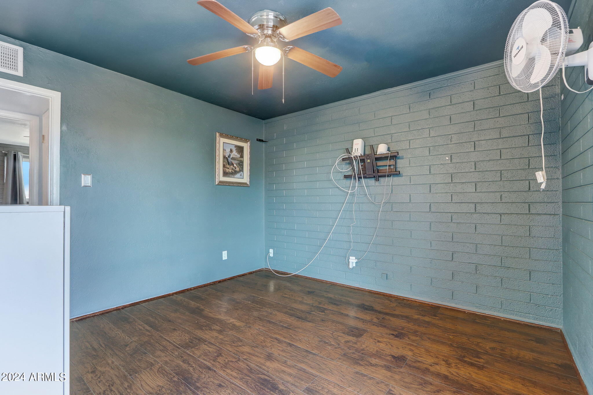 4007 West Osborn Road Phoenix, AZ 85019 - Photo 24 of 30 21-web-or-mls-W Osborn Rd-021