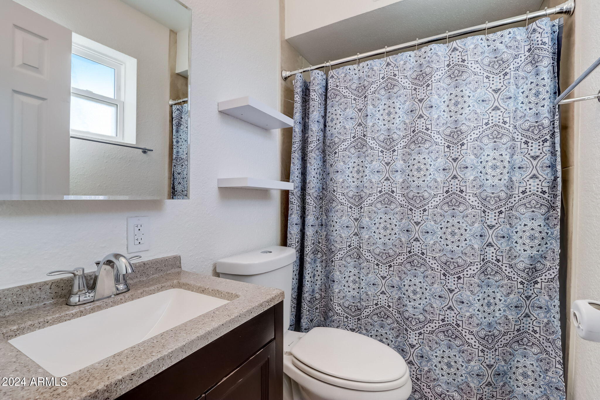 4007 West Osborn Road Phoenix, AZ 85019 - Photo 9 of 30 25-web-or-mls-W Osborn Rd-025