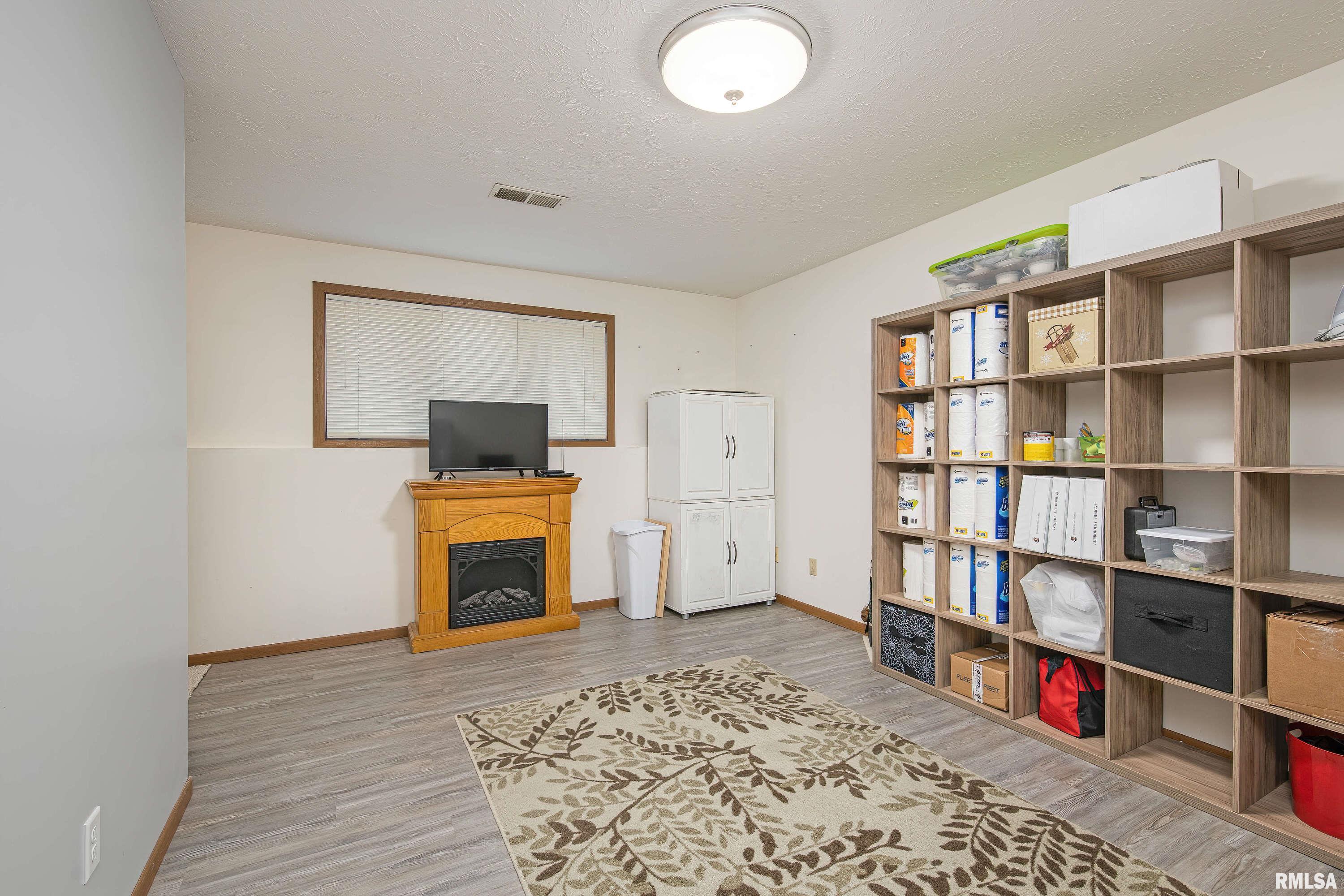 2112 35th Street, Unit 7 Rock Island, IL 61201 - Photo 11 of 20