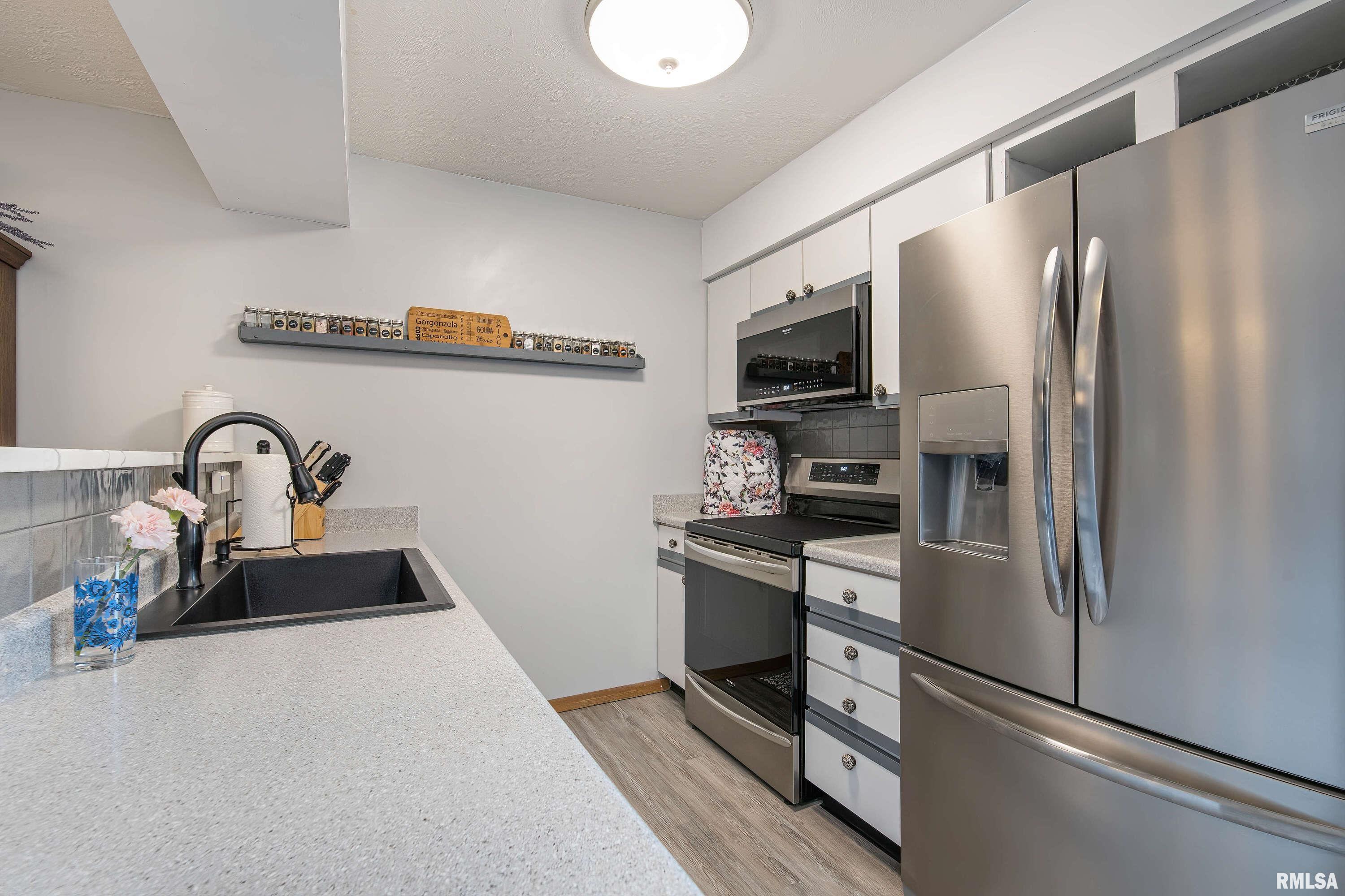 2112 35th Street, Unit 7 Rock Island, IL 61201 - Photo 6 of 20