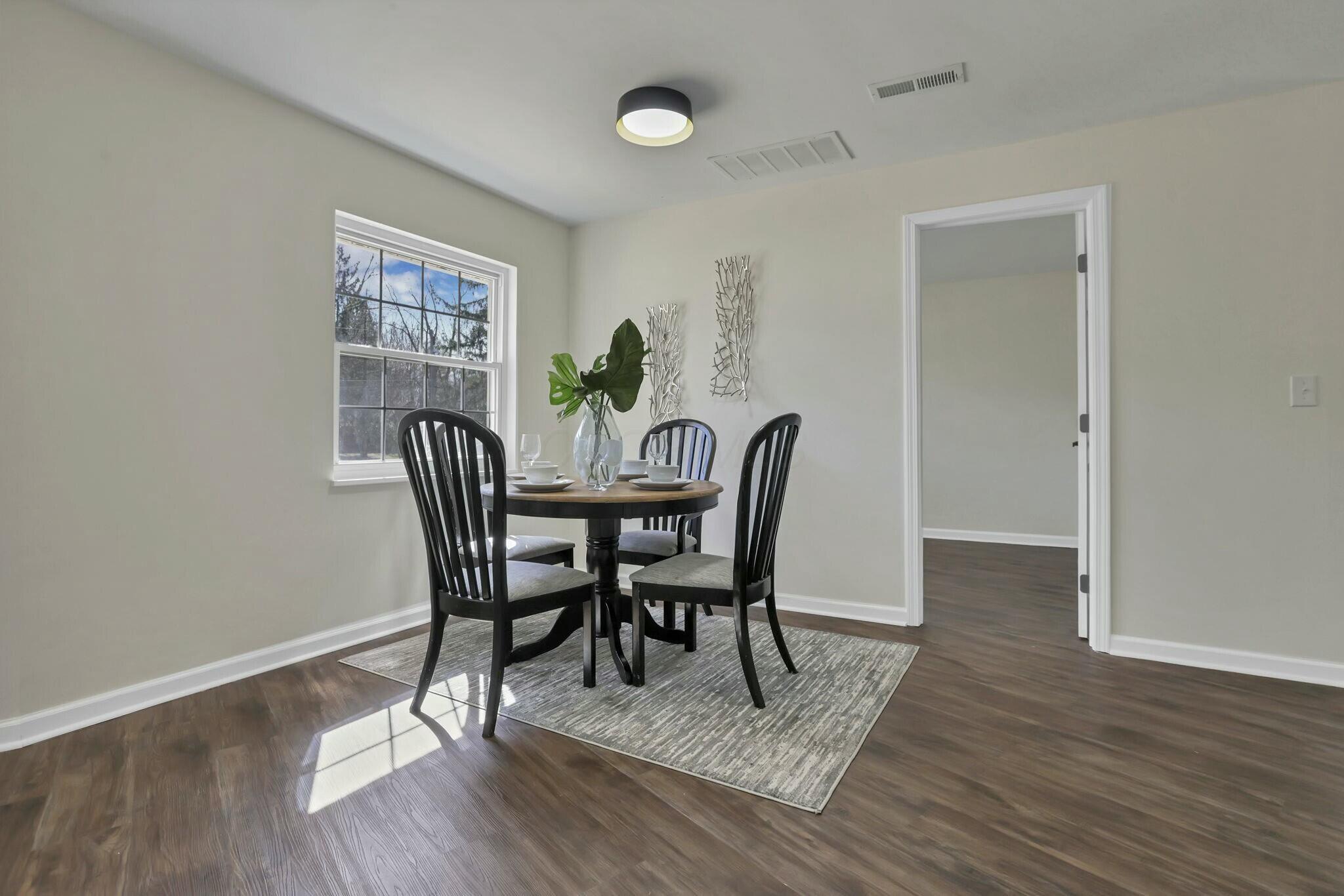3301 Daglow Road Columbus, OH 43232 - Photo 20 of 60 Dining Room