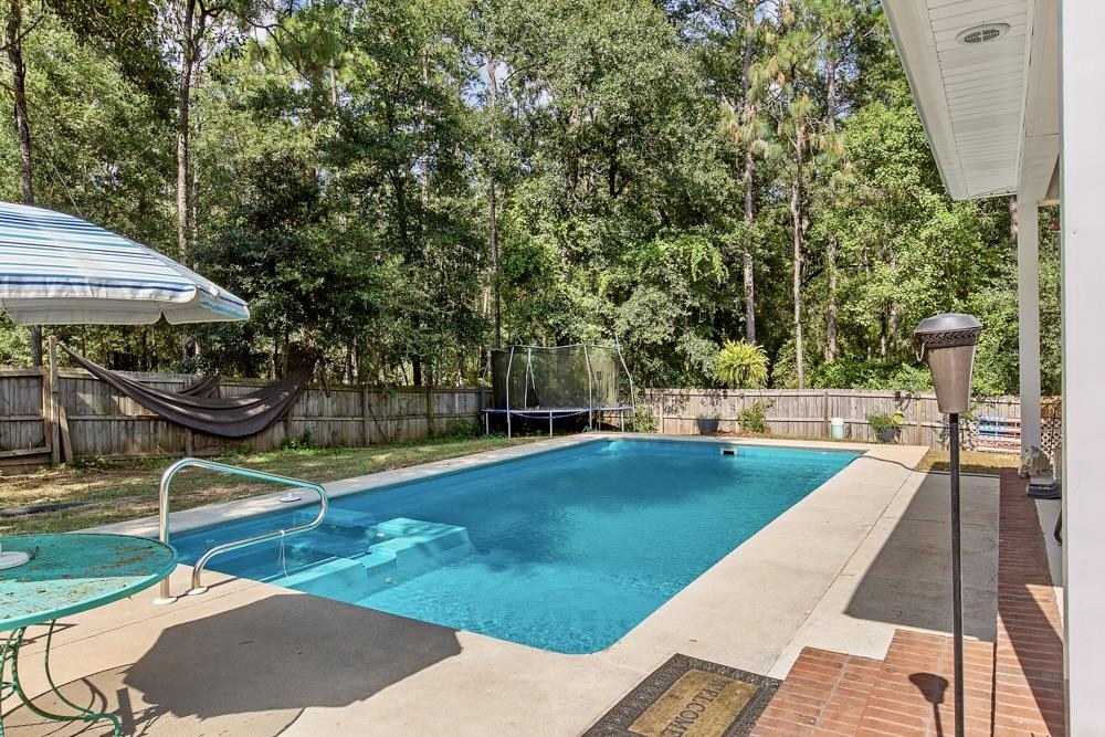 111 Asbury Hill Road Daphne, AL 36526 - Photo 2 of 26 In ground pool