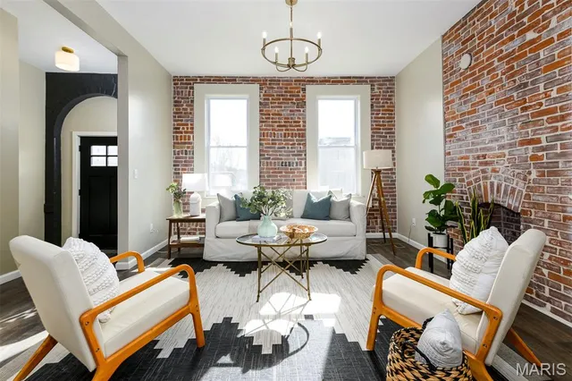 $415,000 | 4211 Norfolk Avenue, St. Louis, MO 63110