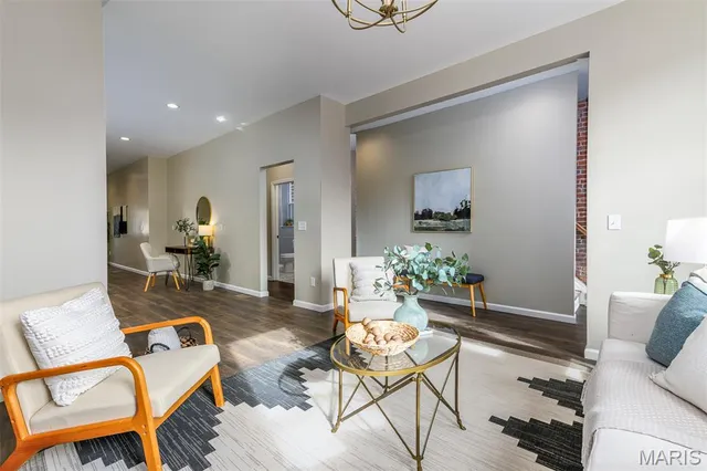 $415,000 | 4211 Norfolk Avenue, St. Louis, MO 63110