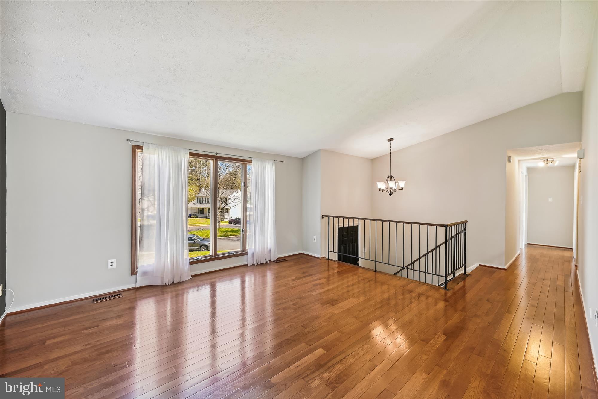 7148 Smooth Path Columbia, MD 21045 - Photo 7 of 30 Living Room