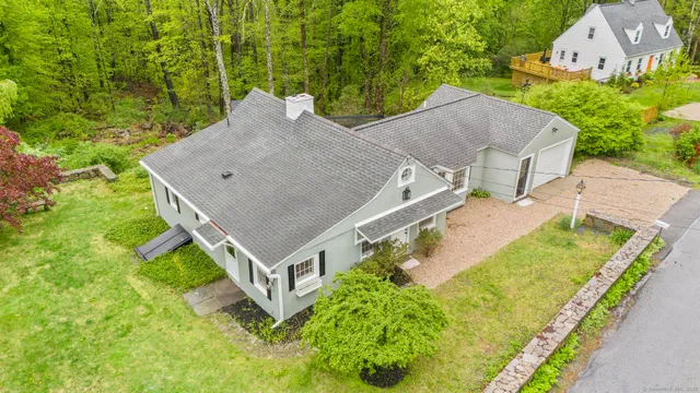 $499,999 | 13 South Street, Washington, CT 06793