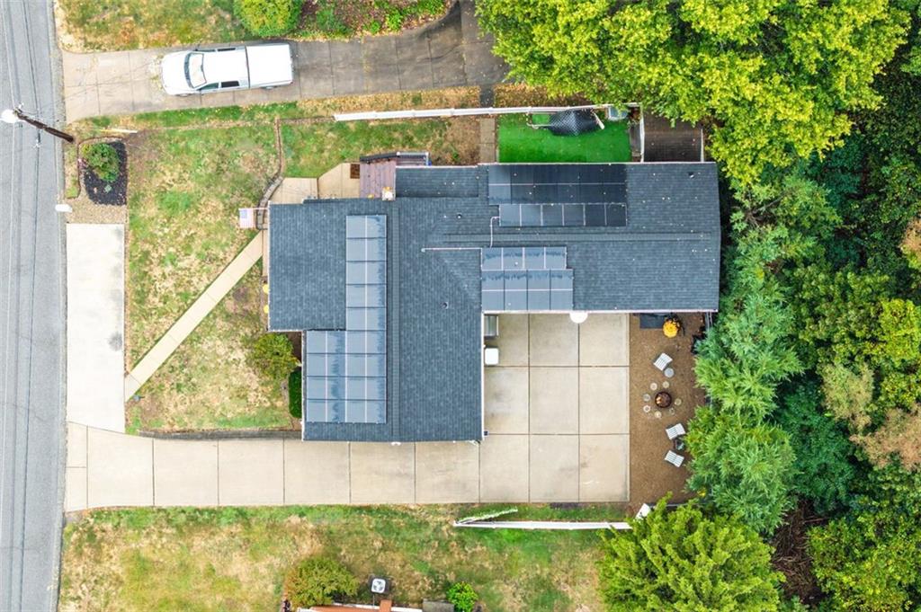 172 North Vireo Drive McKees Rocks, PA 15136 - Photo 2 of 41 front view of a house with a yard
