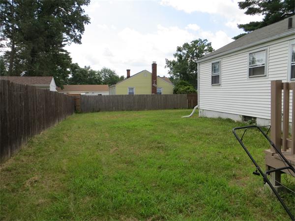 119 Fiberloid Street Springfield, MA 01151 - Photo 7 of 9