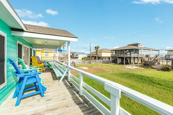 $329,000 | 411 Seashell Drive, Freeport, TX 77541