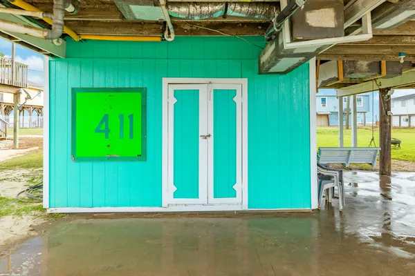 $329,000 | 411 Seashell Drive, Freeport, TX 77541