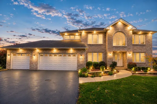 $645,000 | 16035 West Red Cloud Drive, Lockport, IL 60441