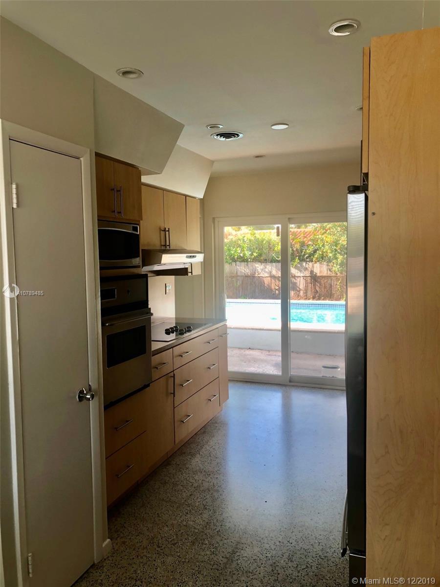 8700 Southwest 87th Avenue Miami, FL 33173 - Photo 3 of 11