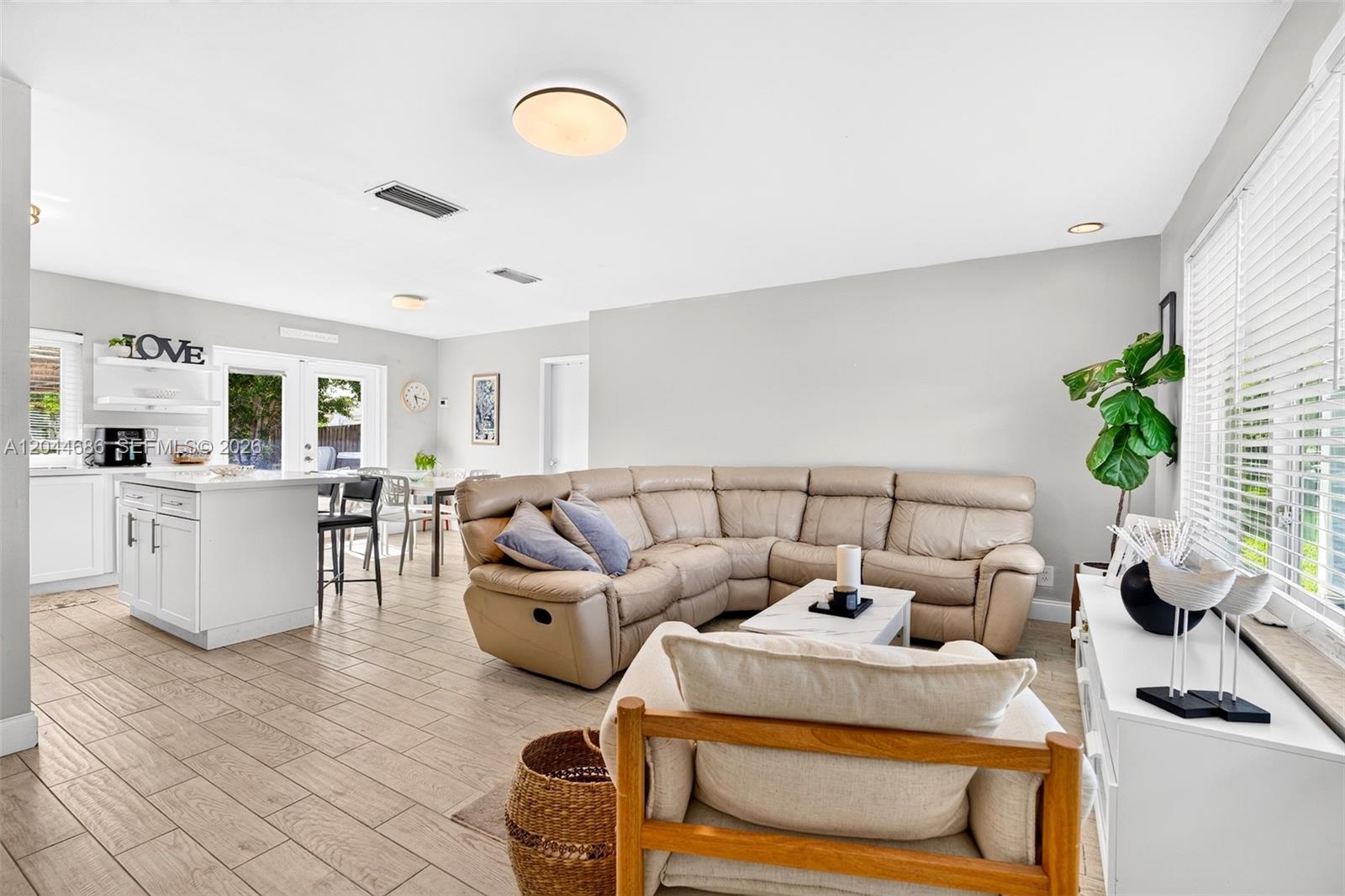 2012 North 31st Road Hollywood, FL 33021 - Photo 5 of 30