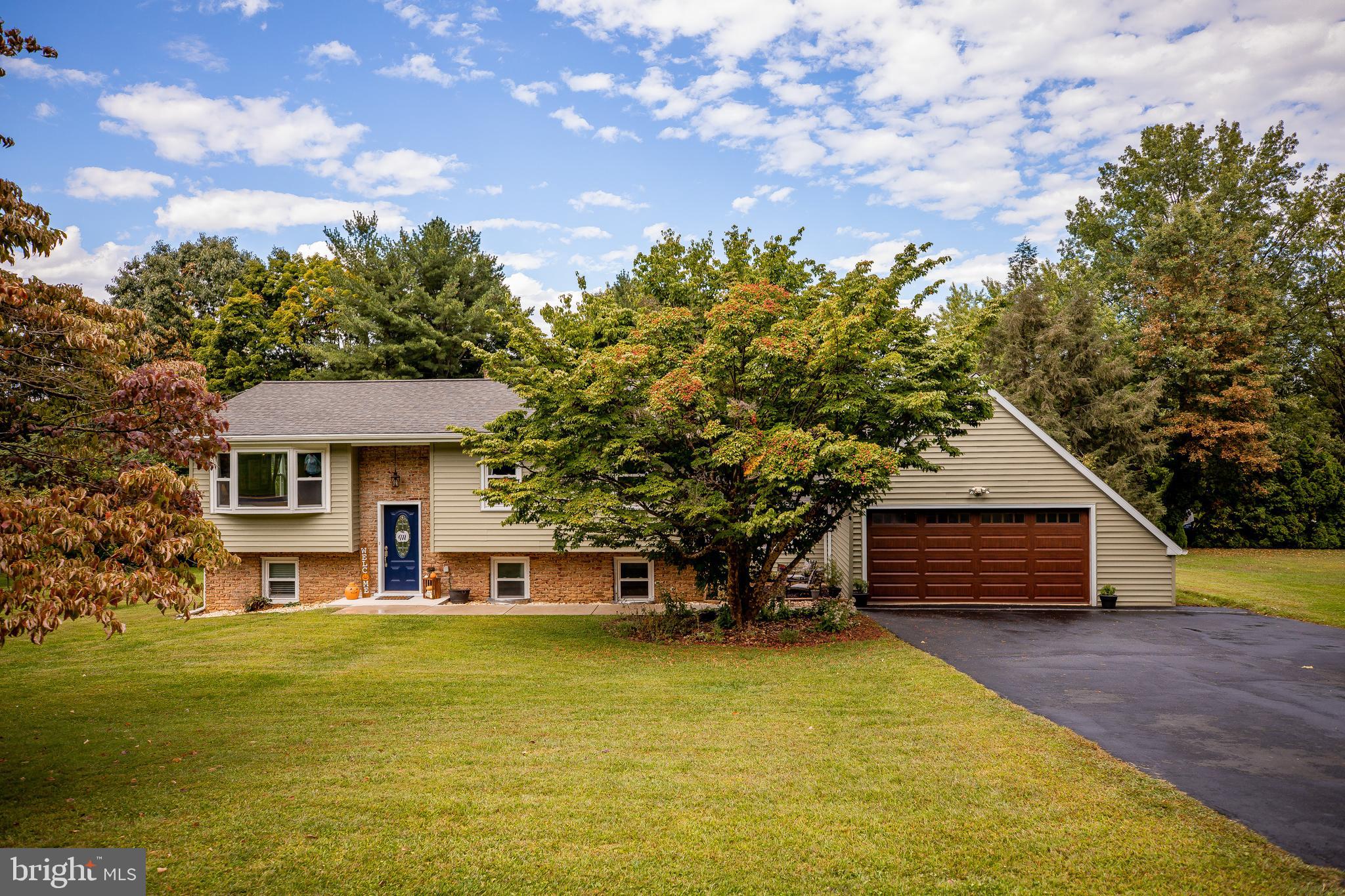 2275 Raleigh Drive Lancaster, PA 17601 - Photo 1 of 62 Front of home