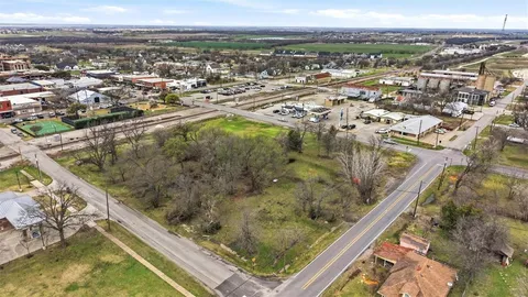 $995,000 | 212 East Walnut Street, Celina, TX 75009