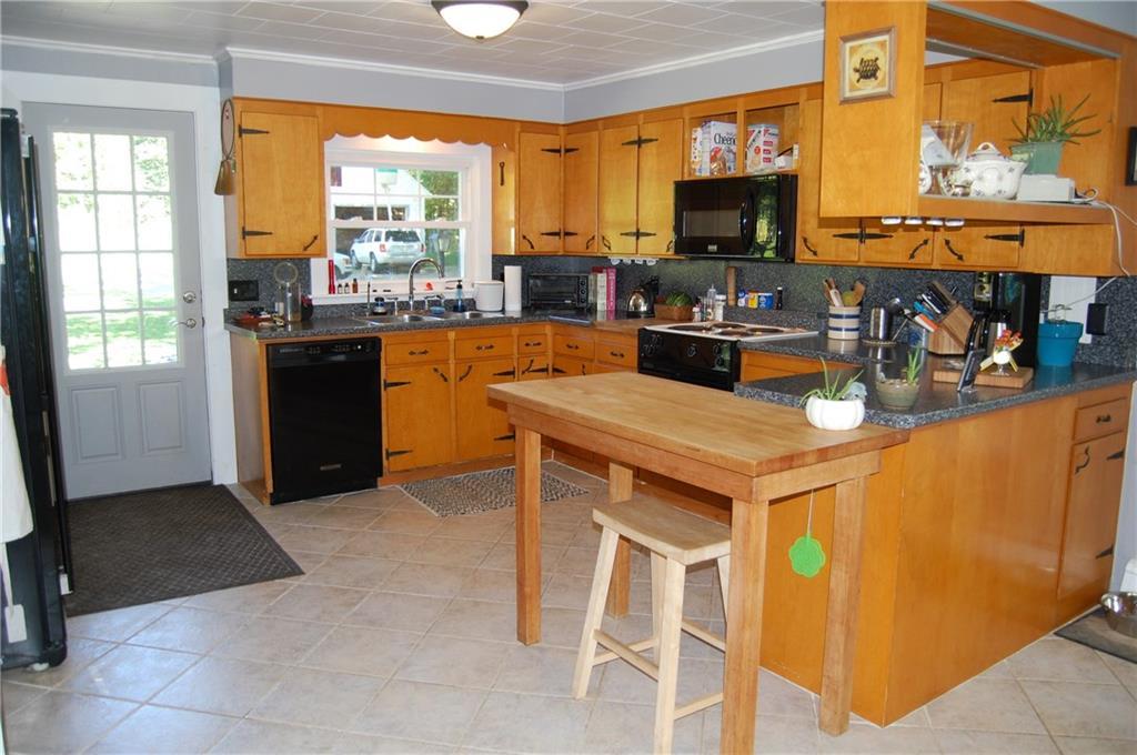 17 Old Lewiston Road Monmouth, ME 04265 - Photo 4 of 35 Kitchen