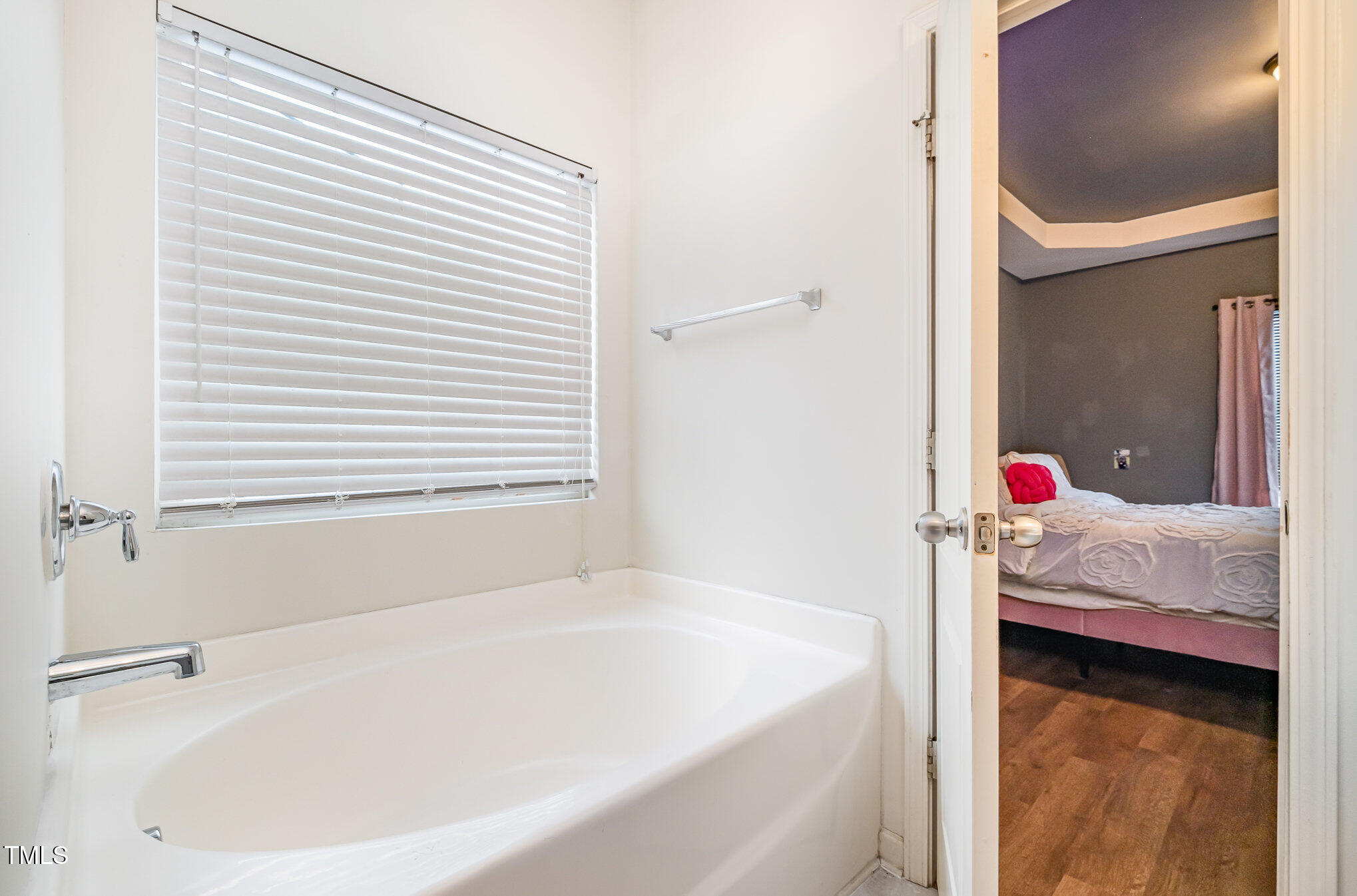 5627 Quitman Trail Raleigh, NC 27610 - Photo 14 of 26 owner suite bath tub