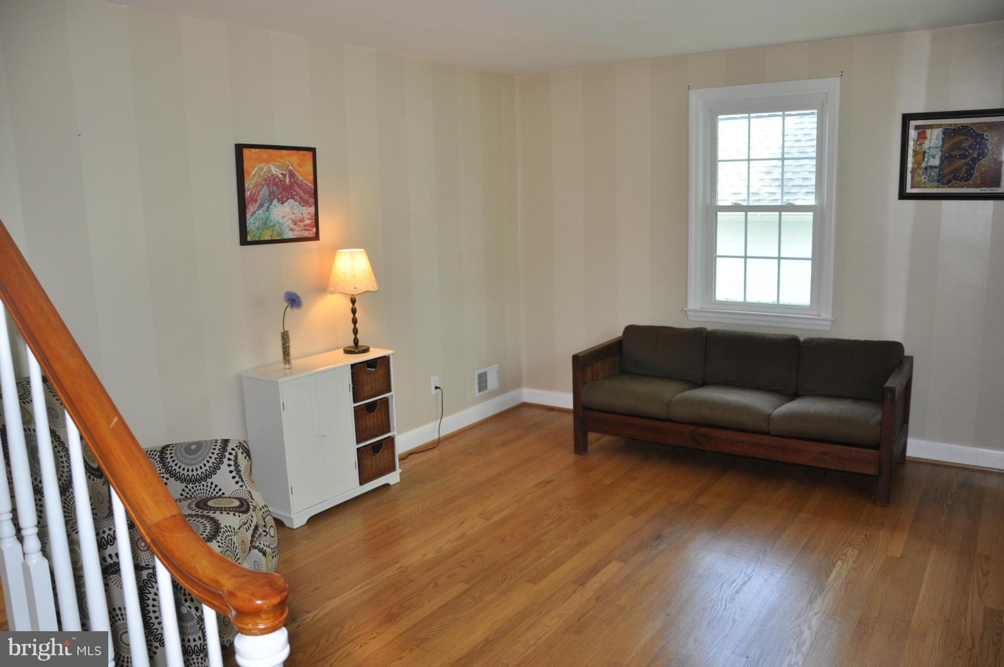 540 Cleveland Road Linthicum, MD 21090 - Photo 2 of 25 Living Room