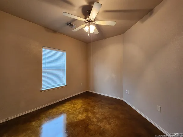 $1,495 | 229 Anne Louise Drive, New Braunfels, TX 78130