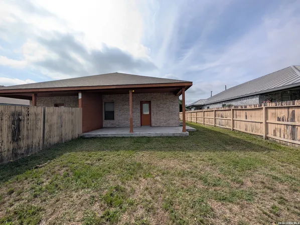 $1,495 | 229 Anne Louise Drive, New Braunfels, TX 78130