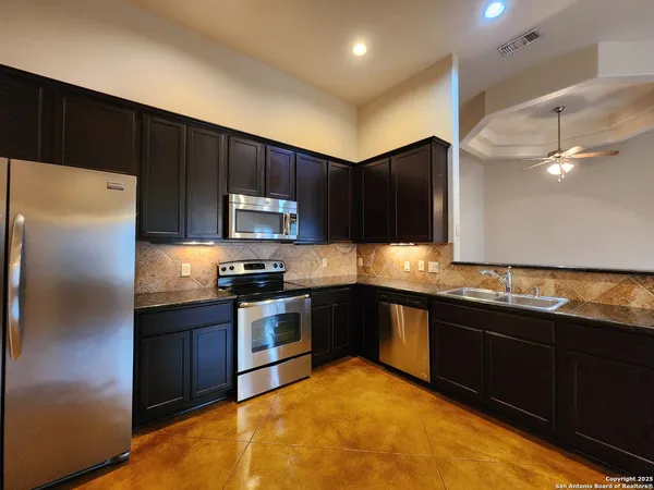 $1,495 | 229 Anne Louise Drive, New Braunfels, TX 78130