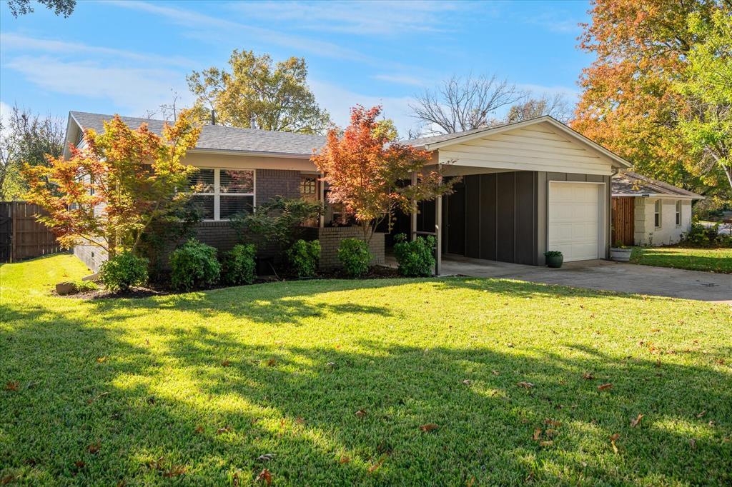 821 Peavy Road Dallas, TX 75218 - Photo 1 of 21