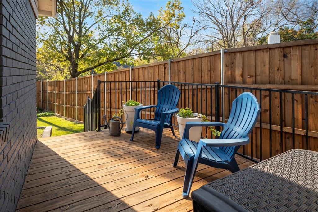 821 Peavy Road Dallas, TX 75218 - Photo 14 of 21