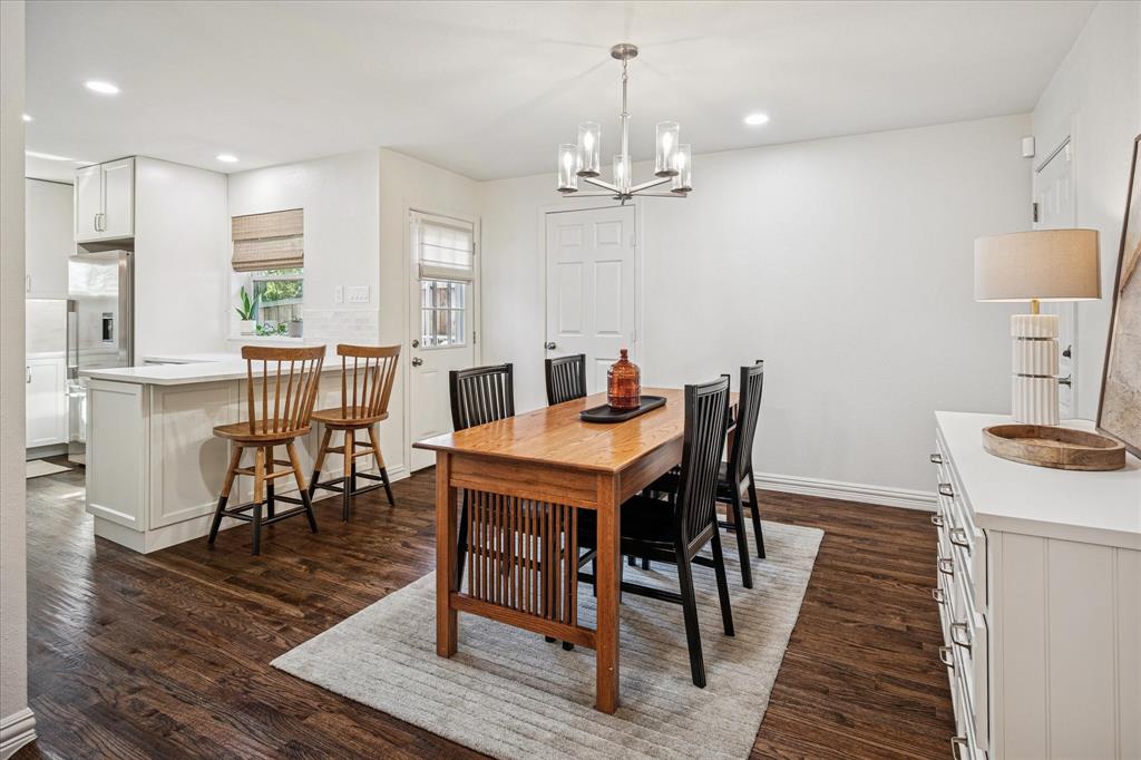 821 Peavy Road Dallas, TX 75218 - Photo 4 of 21