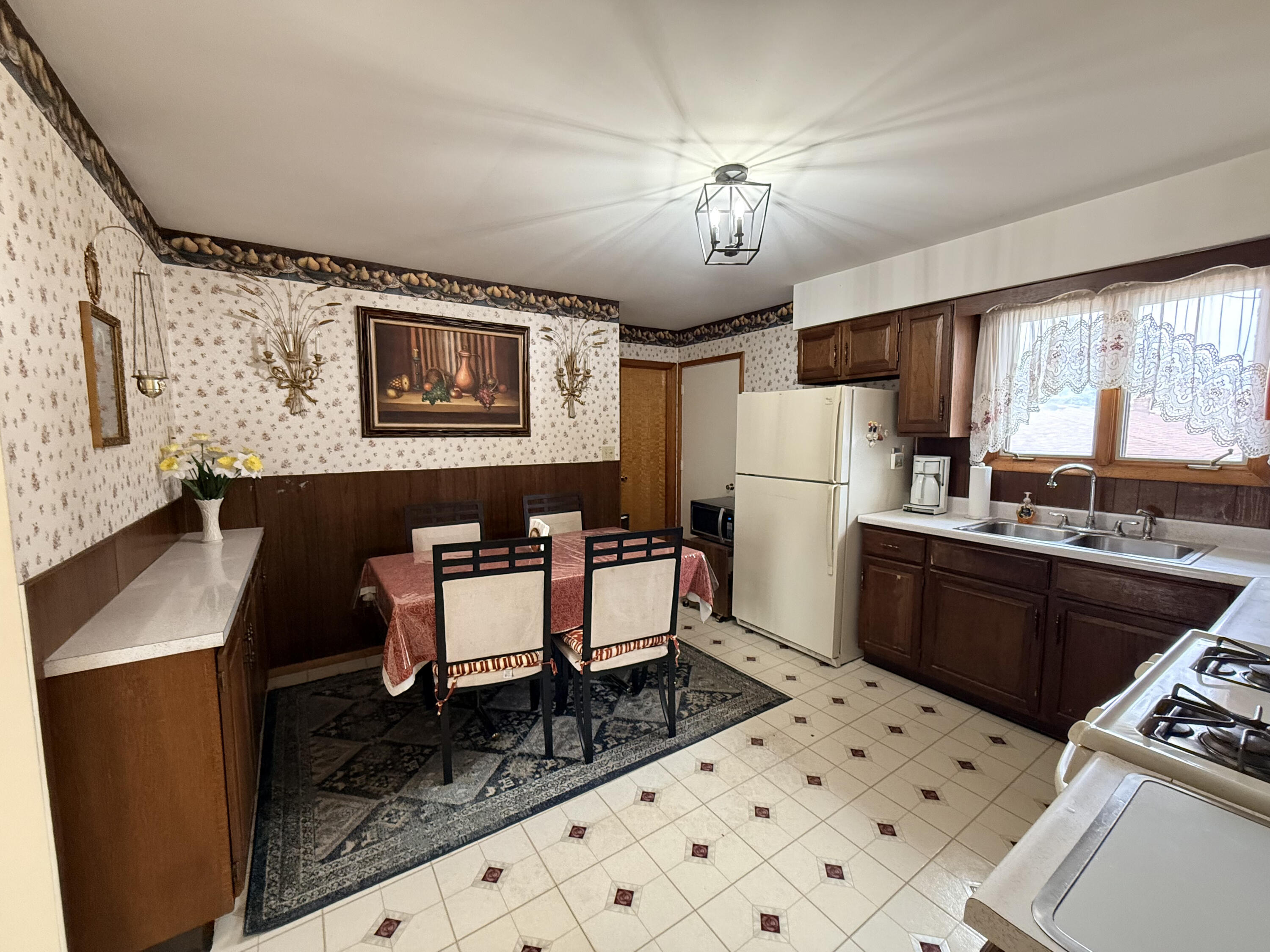 1810 West 95th Court Crown Point, IN 46307 - Photo 7 of 34 3000x2250
